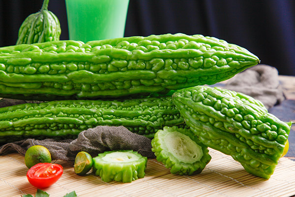 腰椎疼痛，你知道平时吃什么食物好？